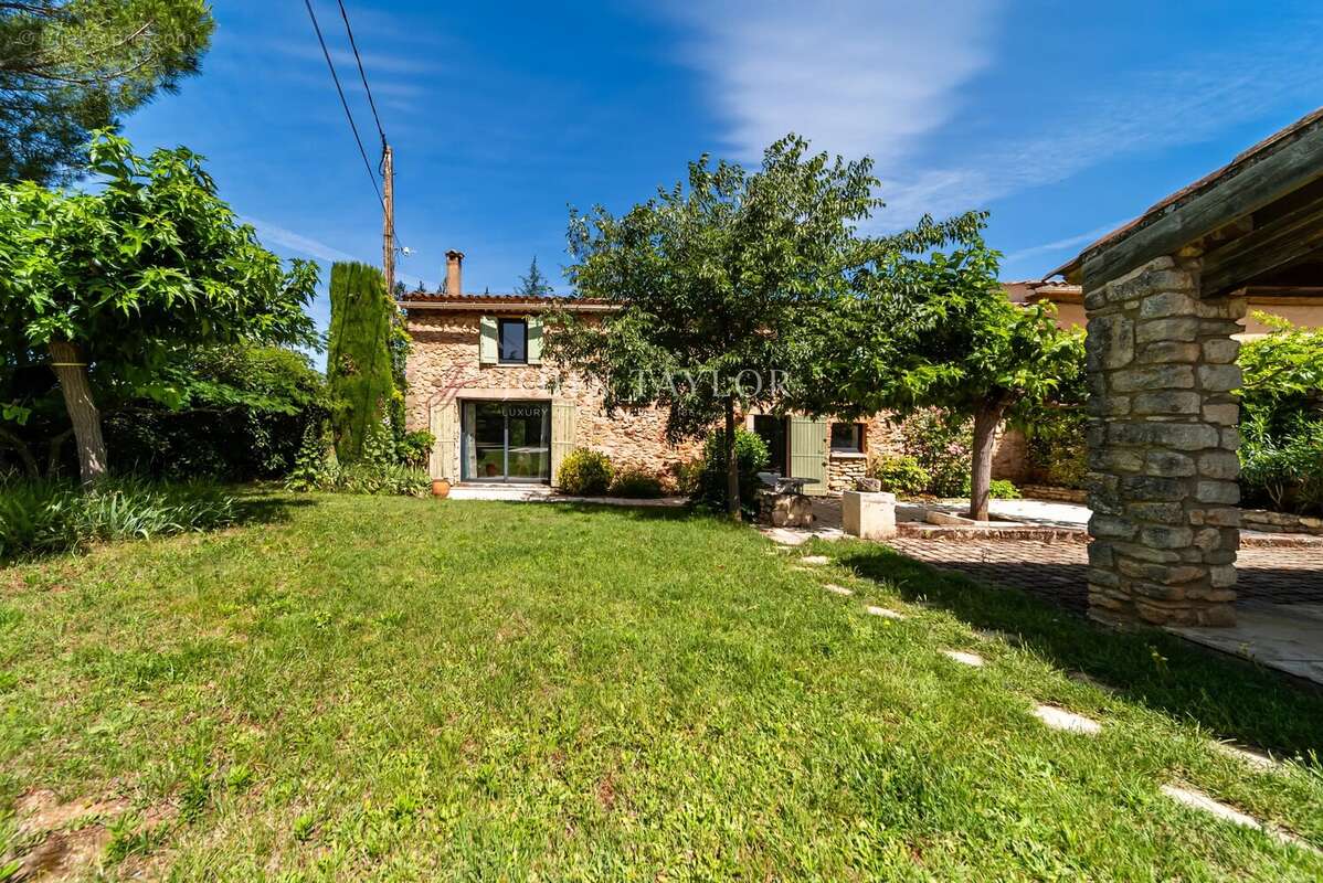 Maison à BONNIEUX