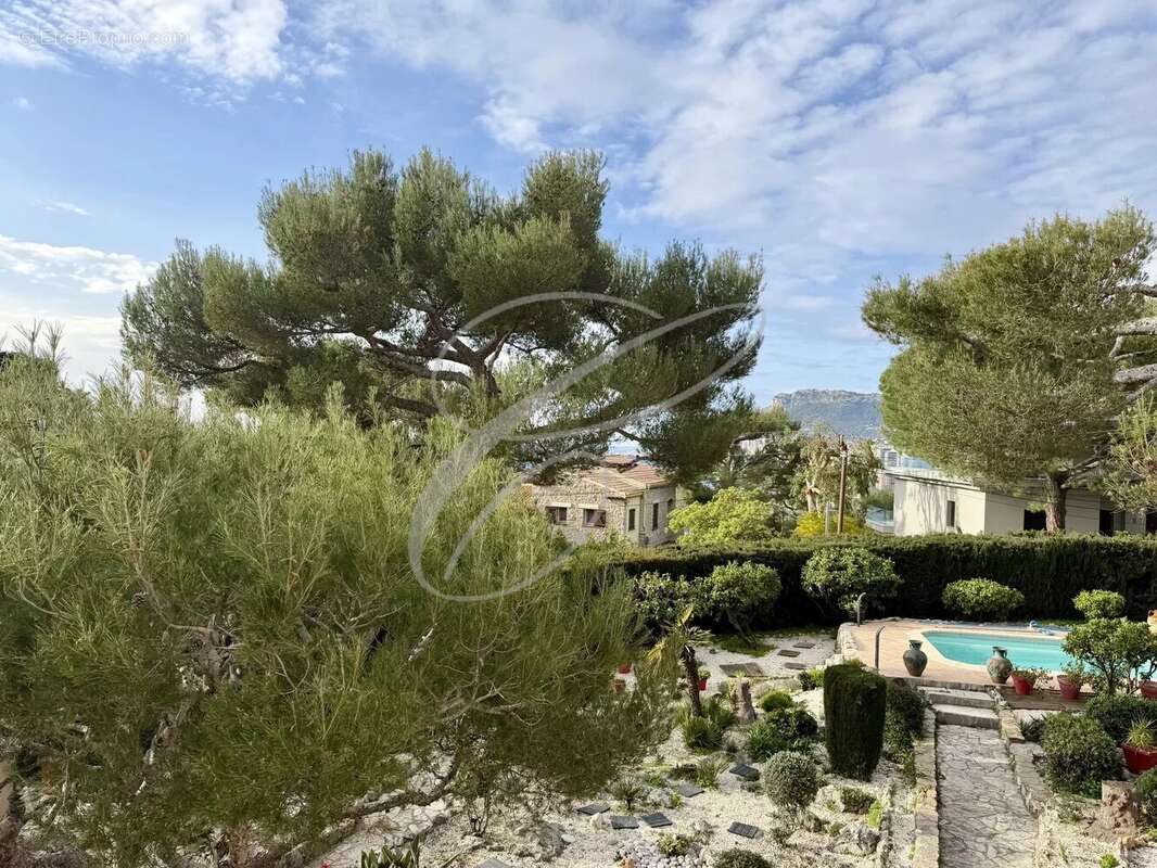 Appartement à ROQUEBRUNE-CAP-MARTIN