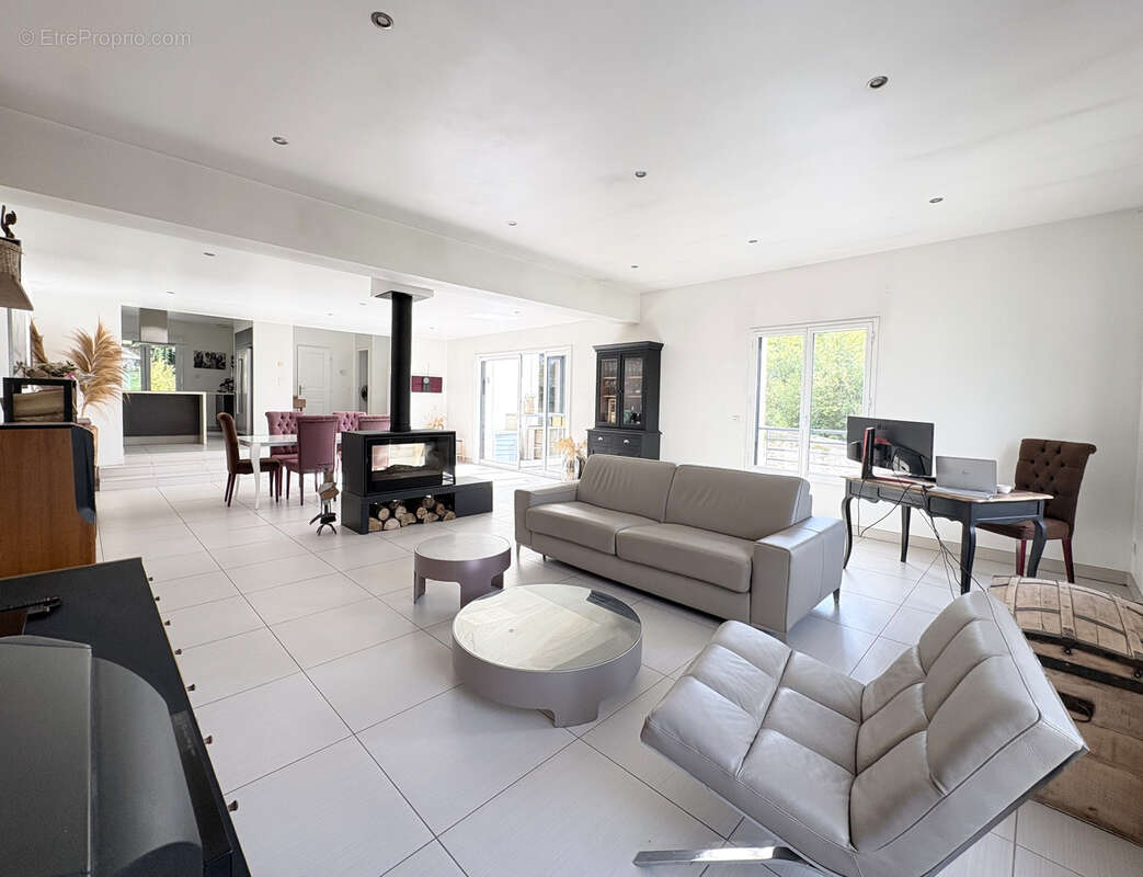 Maison à CHENNEVIERES-SUR-MARNE