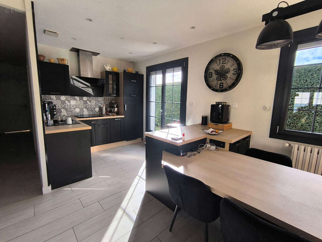 Maison à COMMEQUIERS