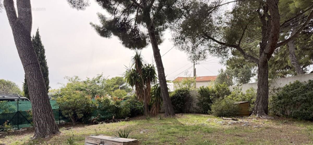 Terrain à SAUSSET-LES-PINS