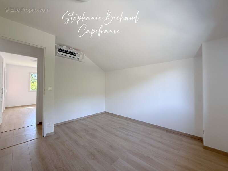Maison à vendre 7 pièces LA ROCHE DES ARNAUDS (05) - photo 17