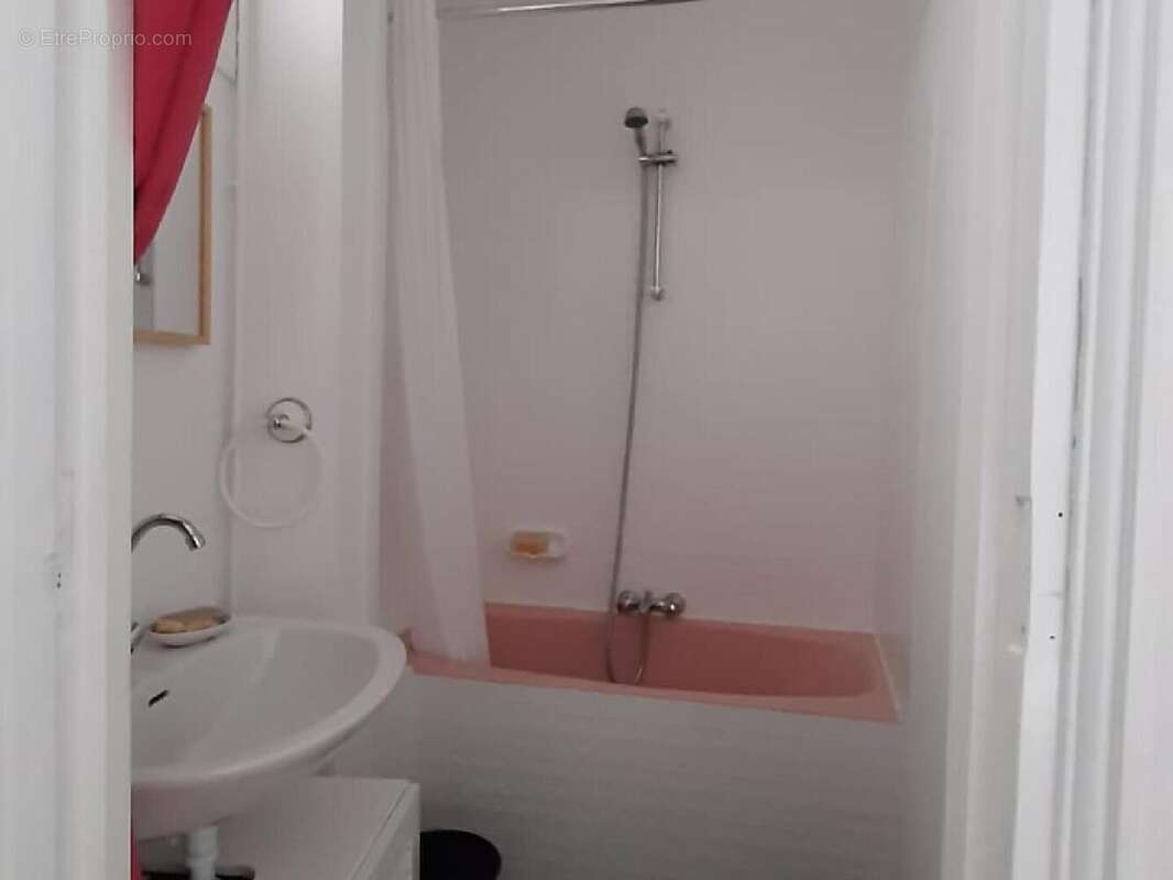 Photo 8 - Appartement à PARIS-18E
