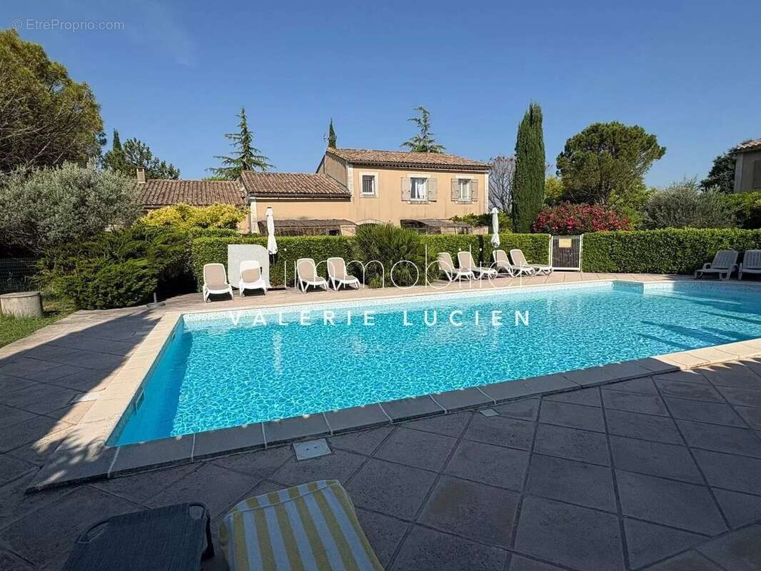 studio en résidence privée avec piscine à ST Rémy - photo 10