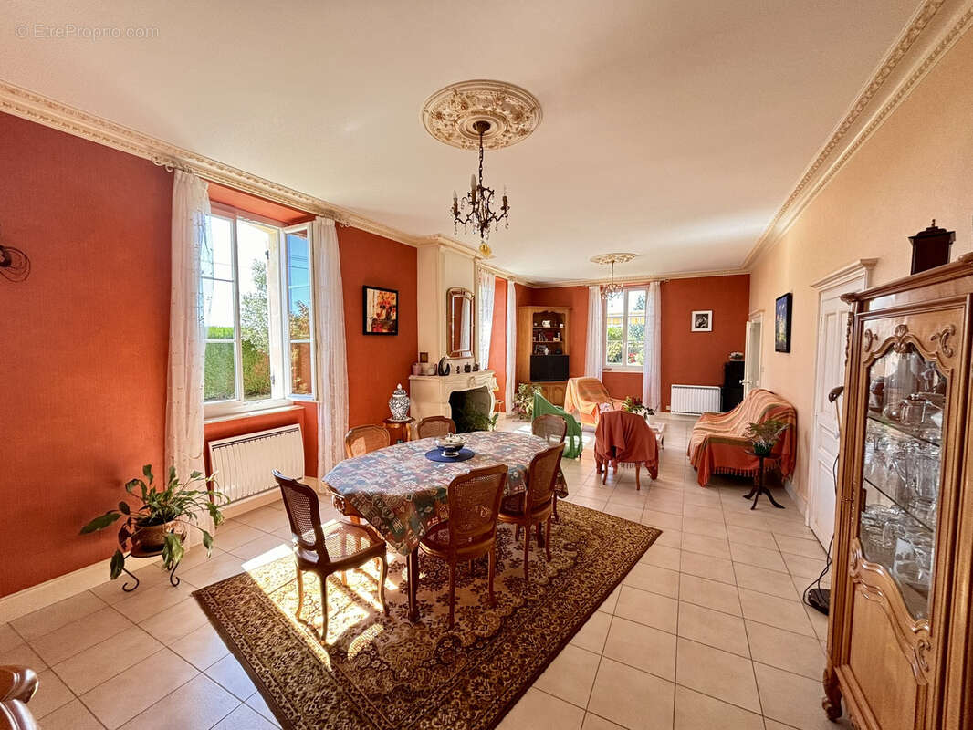 Maison à BRISSAC-QUINCE