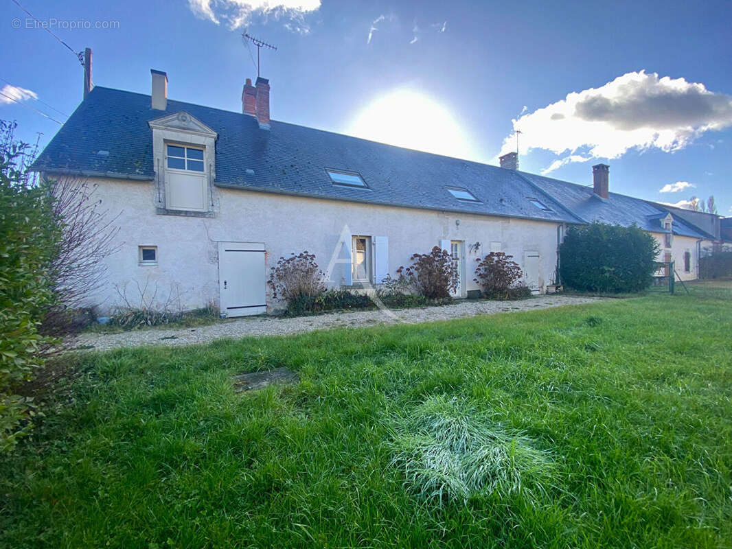 Maison à CONTRES