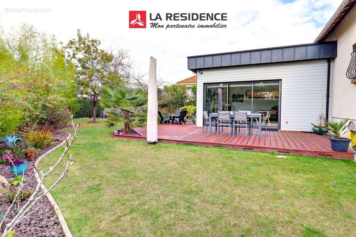 Maison à LES AUTHIEUX-SUR-LE-PORT-SAINT-OUEN