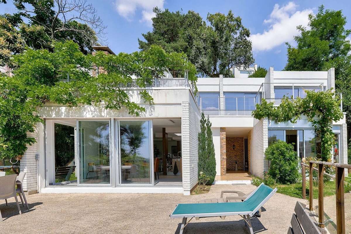 Maison à LE PLESSIS-ROBINSON