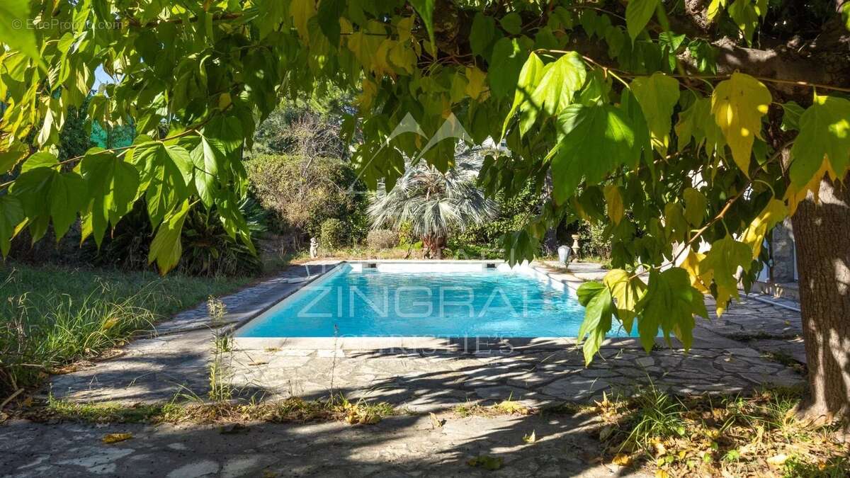 Maison à MANDELIEU-LA-NAPOULE