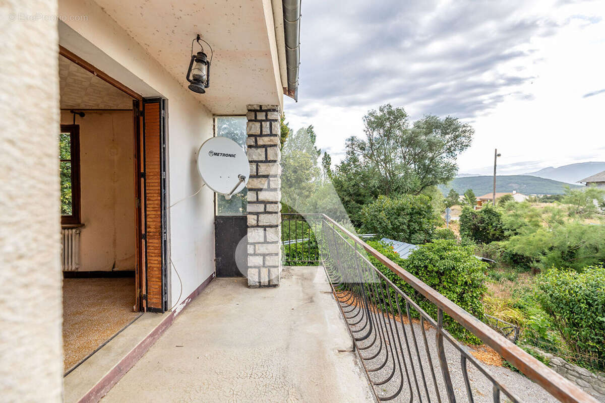 SIGOTTIER (05700) - Maison T4/5 avec grand garage et terrain plat ! - photo 12