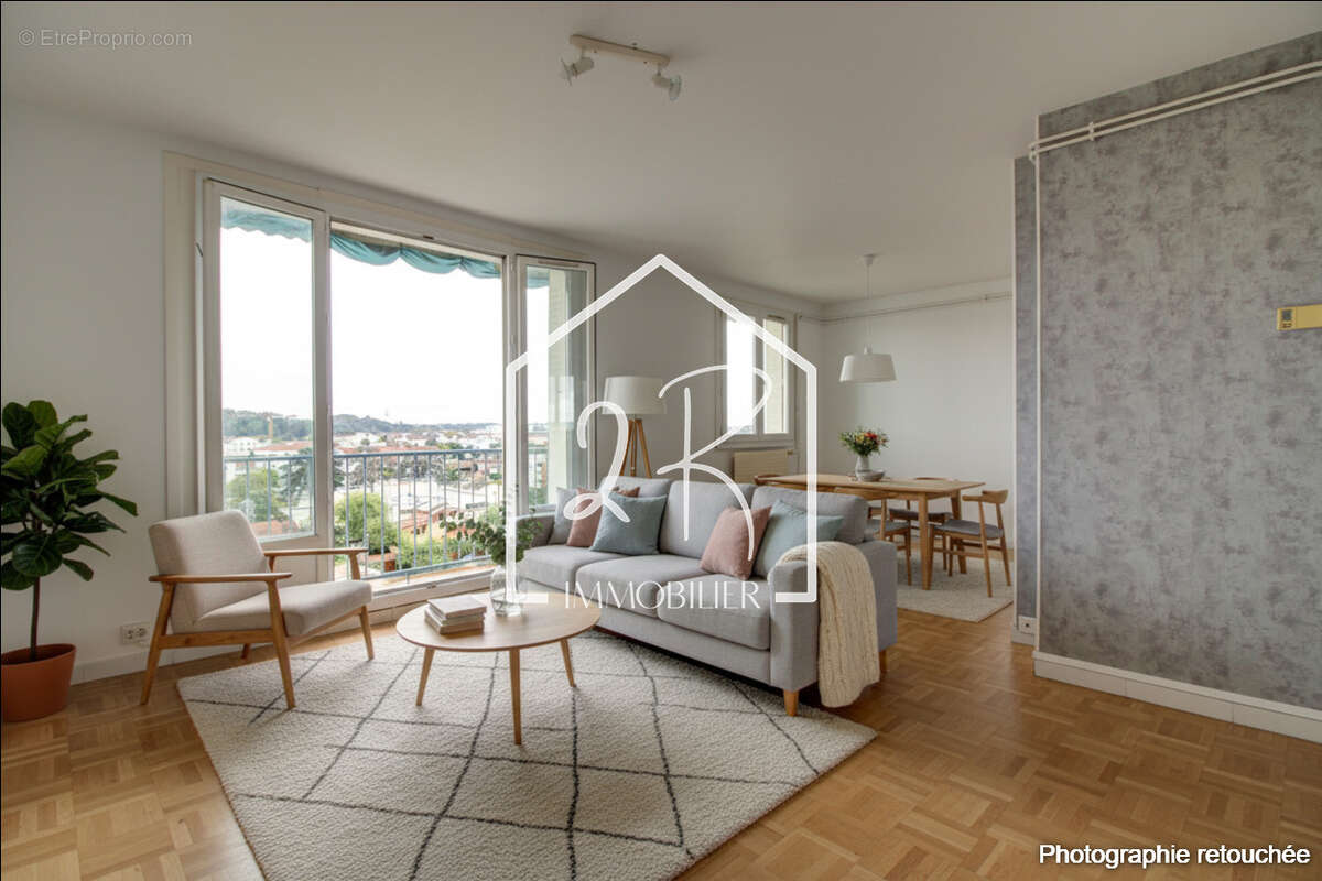 Appartement à MEYZIEU