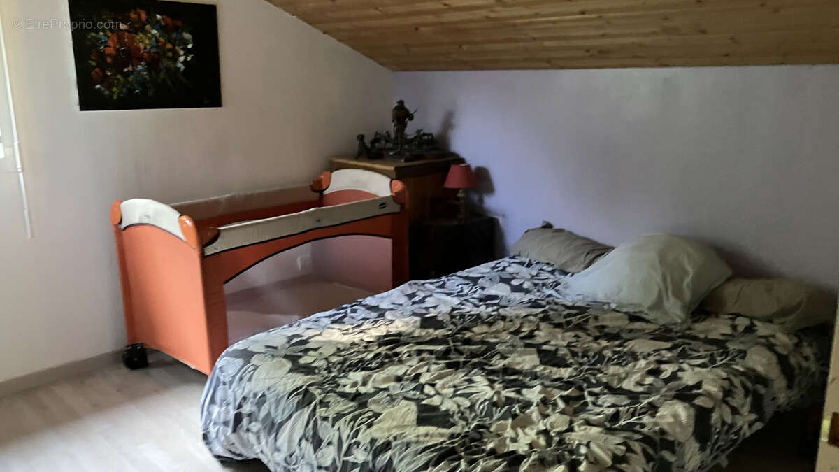 Maison à EYMOUTIERS