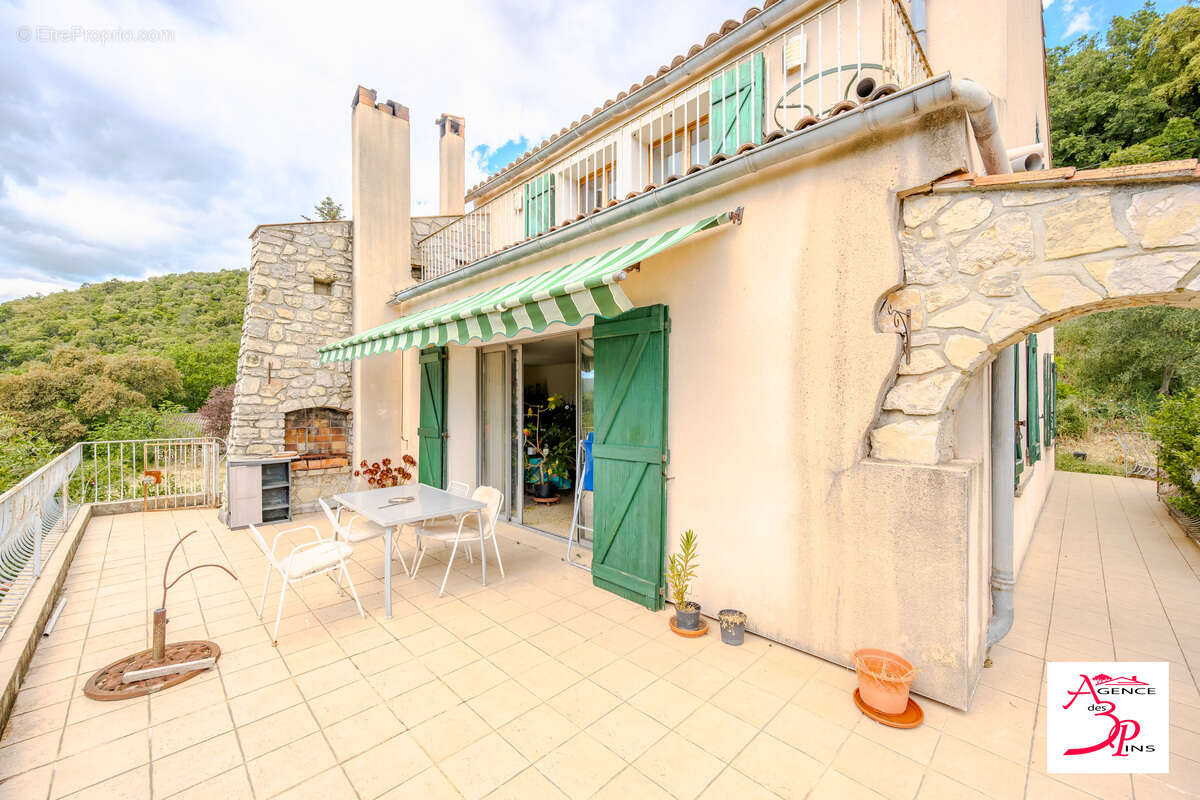 Maison à COLLOBRIERES