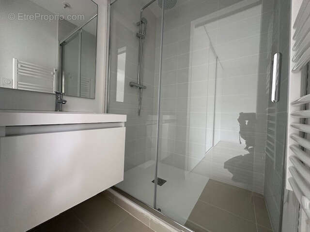 Appartement T2 entièrement rénové en rez de jardin dans résidence fermée. - photo 13