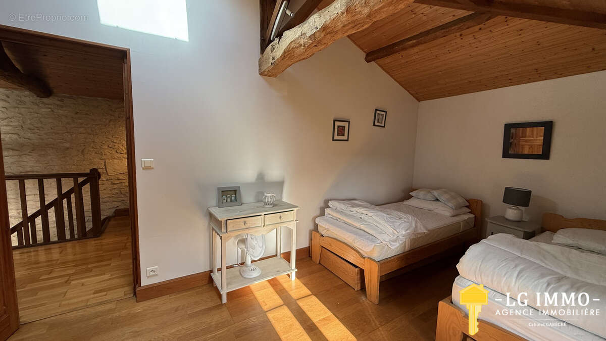Maison à MORTAGNE-SUR-GIRONDE