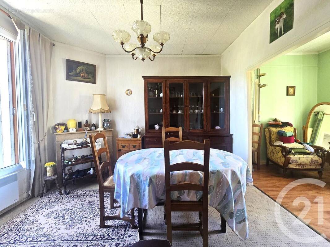 Maison à SAINT-MAUR-DES-FOSSES