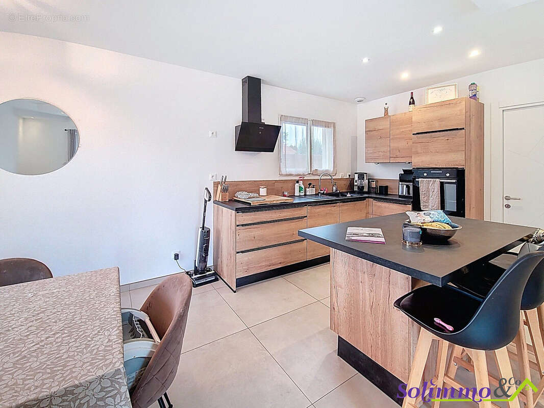 Maison à LES ABRETS