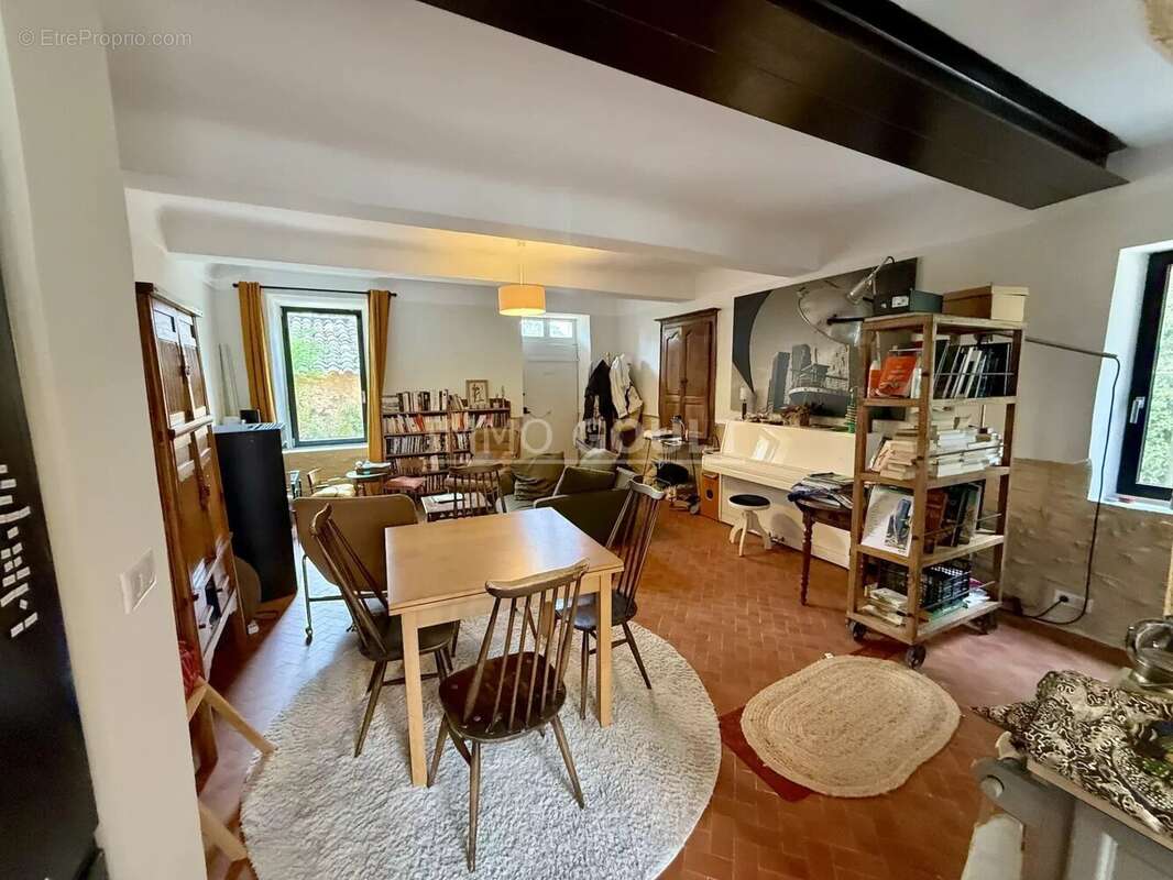 Maison à SAINT-SATURNIN-LES-APT