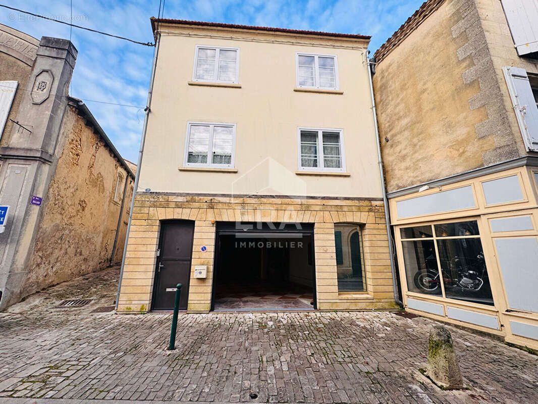 Maison à BOURG