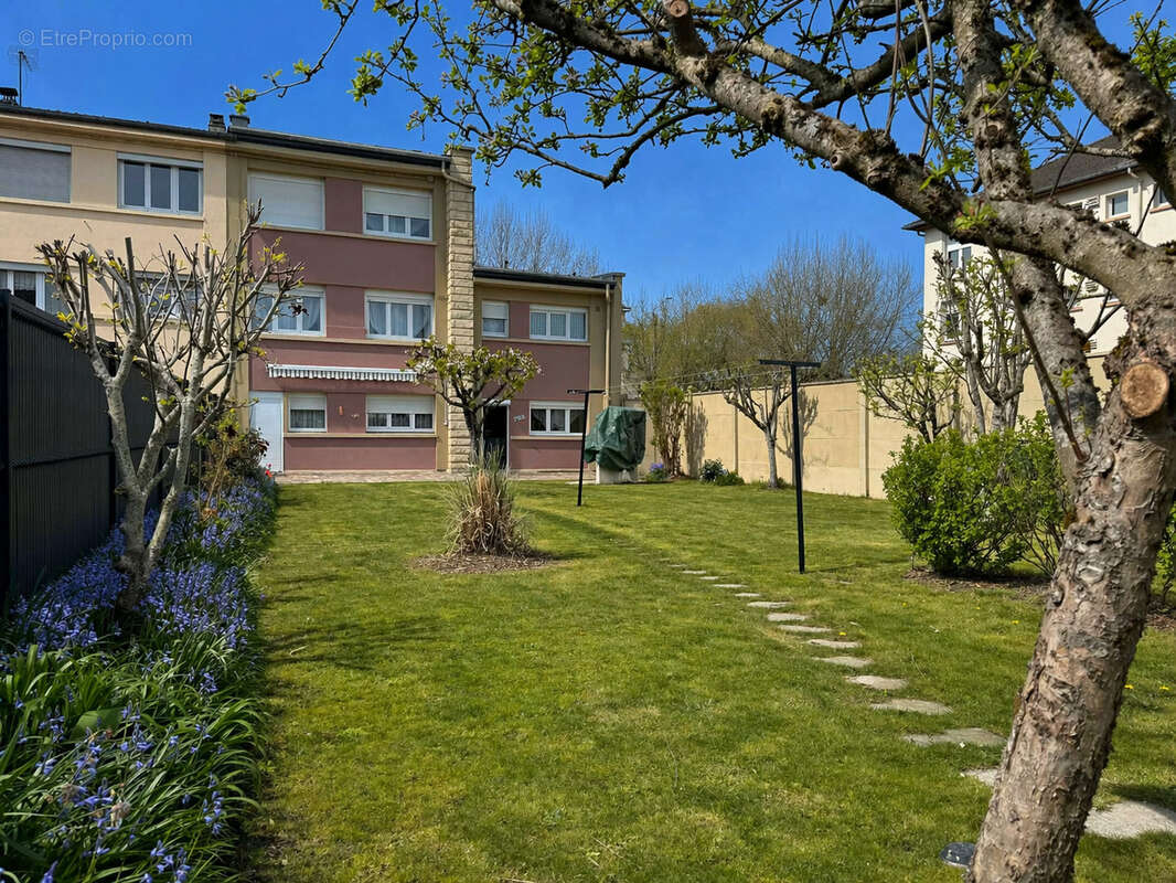 Maison à CHARLEVILLE-MEZIERES