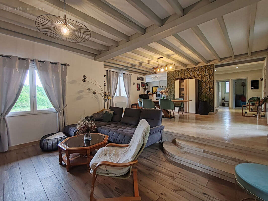 Maison à SALLES-LA-SOURCE