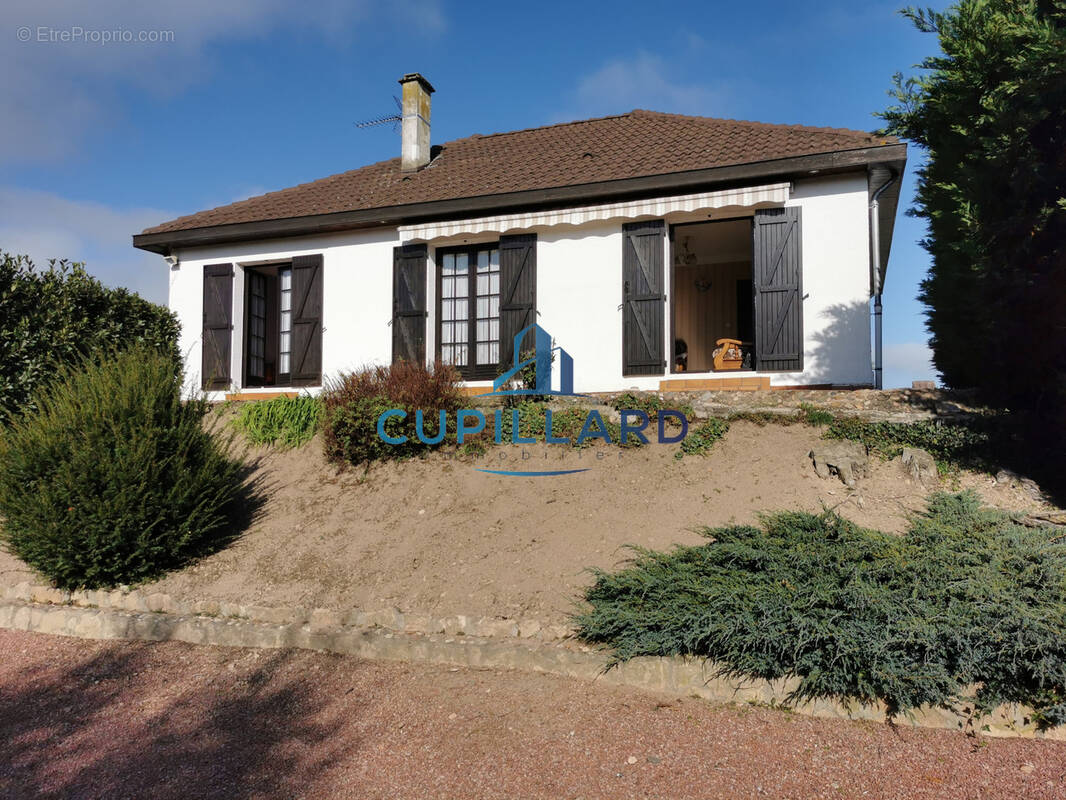 Maison à OUCHES