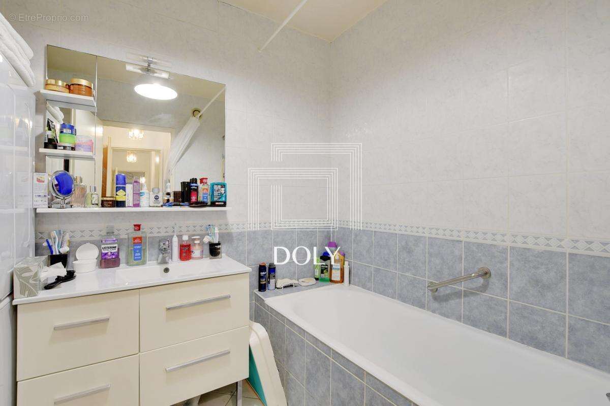 Appartement à PARIS-19E