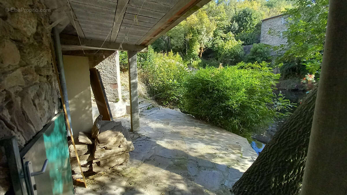 Maison à COLOMBIERES-SUR-ORB