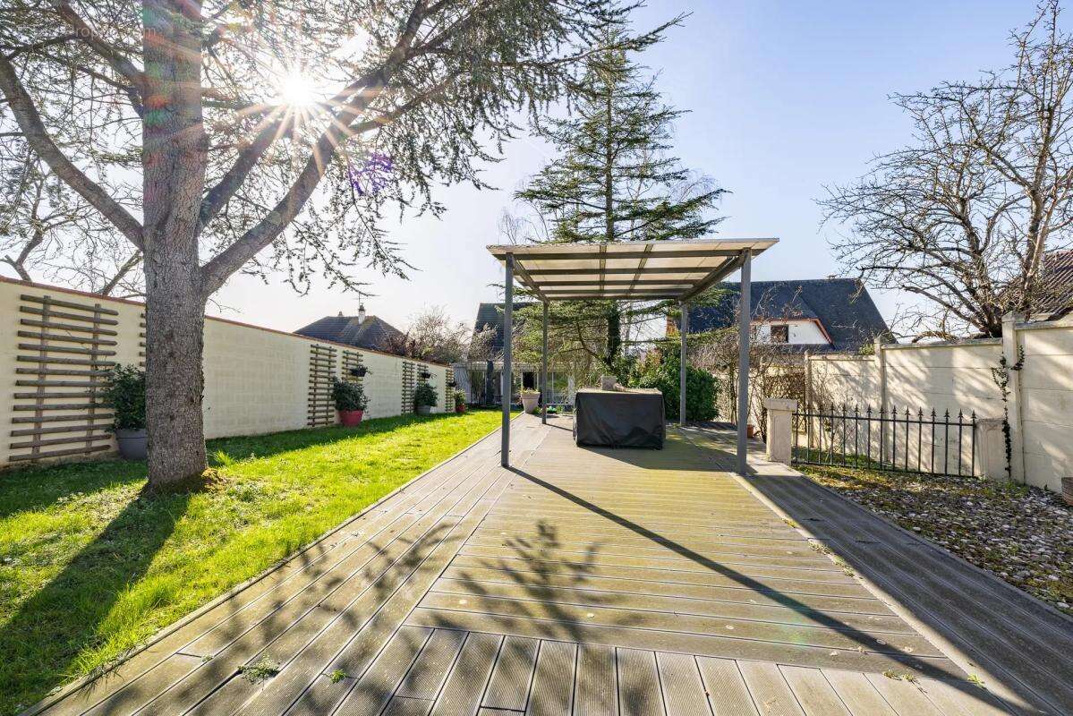 Maison à SAINTRY-SUR-SEINE