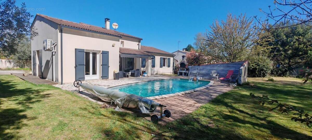 Maison à FONTCOUVERTE