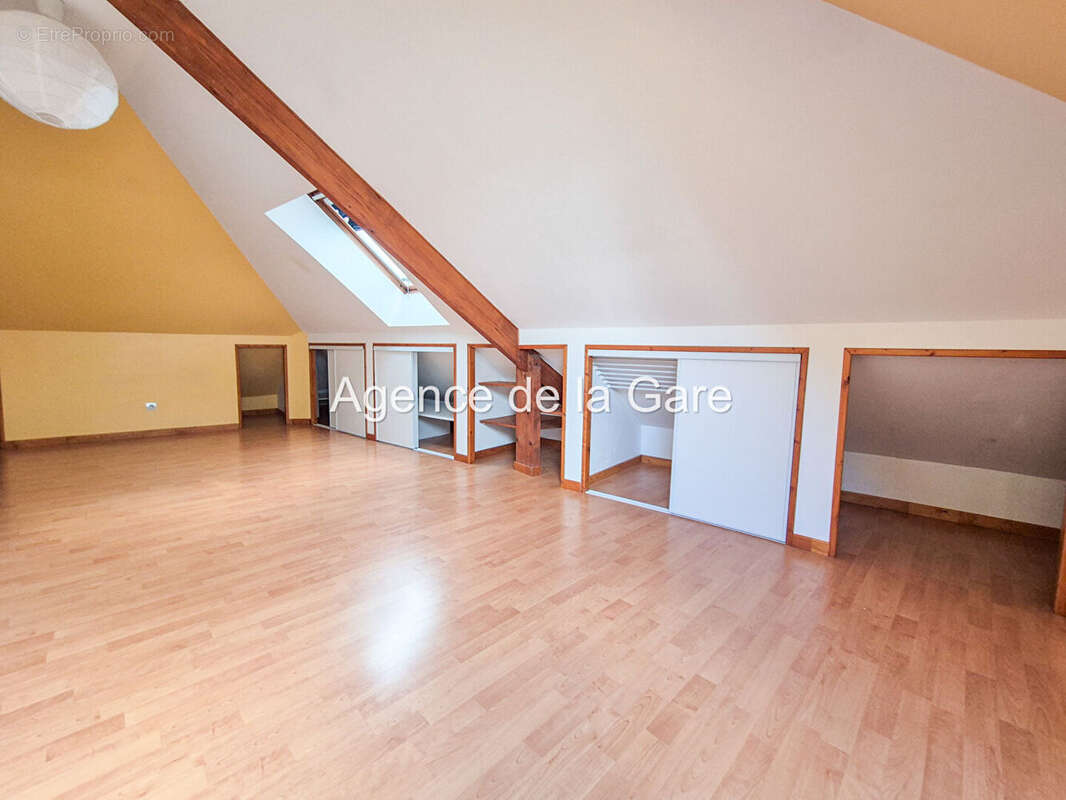 Appartement à HOUILLES