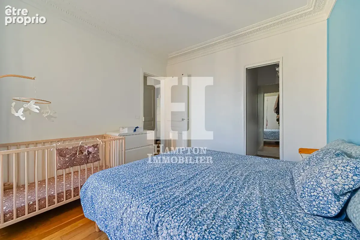 Exclusivité Batignolles ? 2 pièces lumineux avec une chambre indépendante, un débarras et une cave. - photo 6