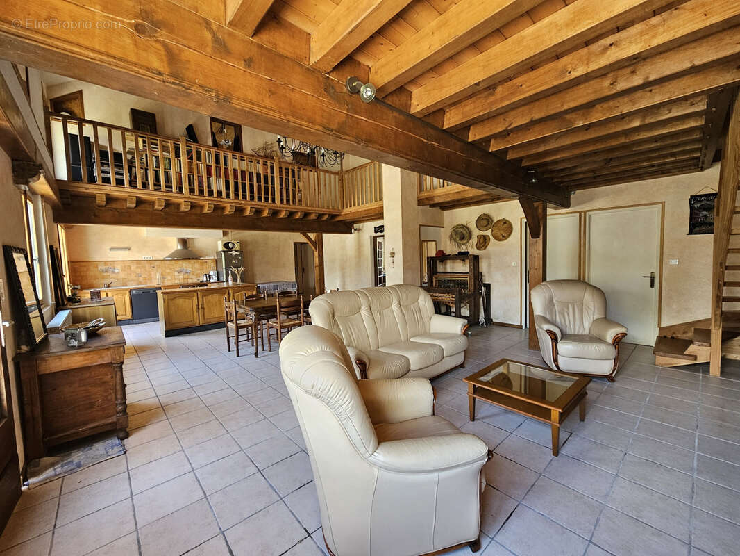 Maison à VERDUN-SUR-LE-DOUBS