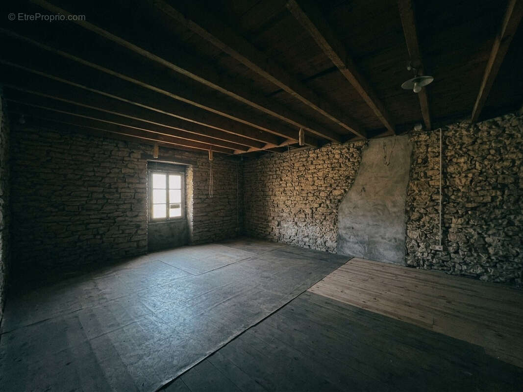 Maison à BEZE