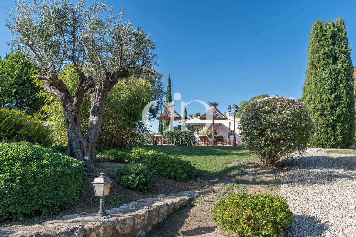 Maison à LA CADIERE-D'AZUR