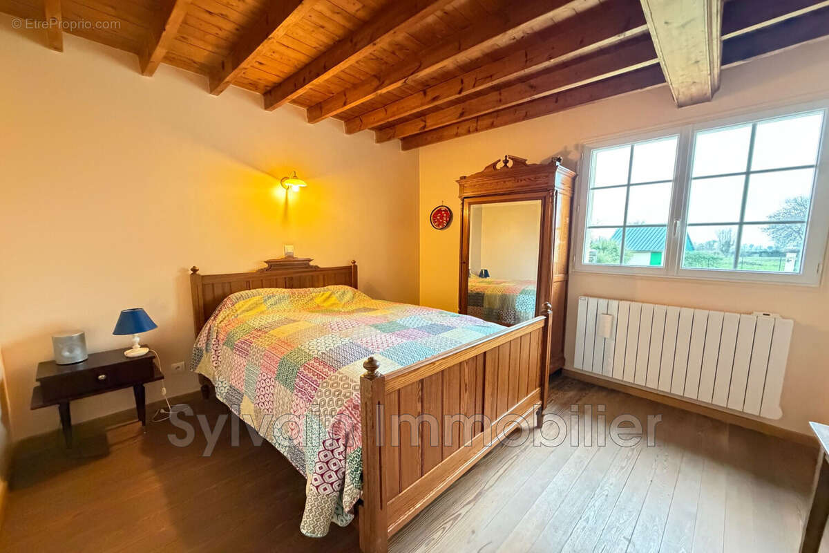 Maison à CREVECOEUR-LE-GRAND