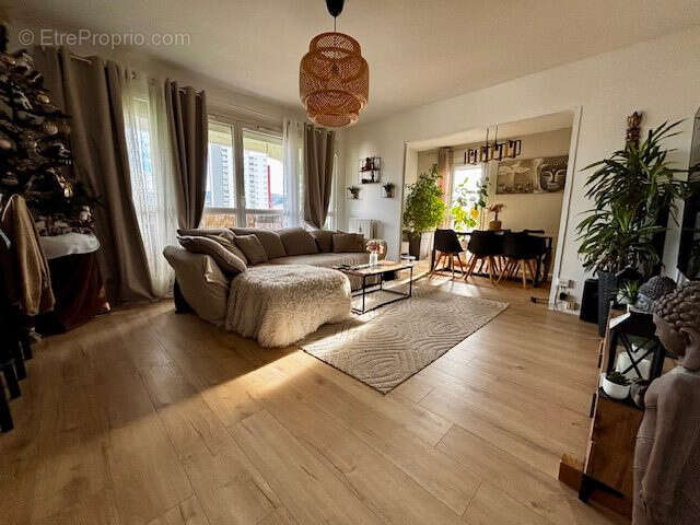 Appartement à SAINT-ETIENNE