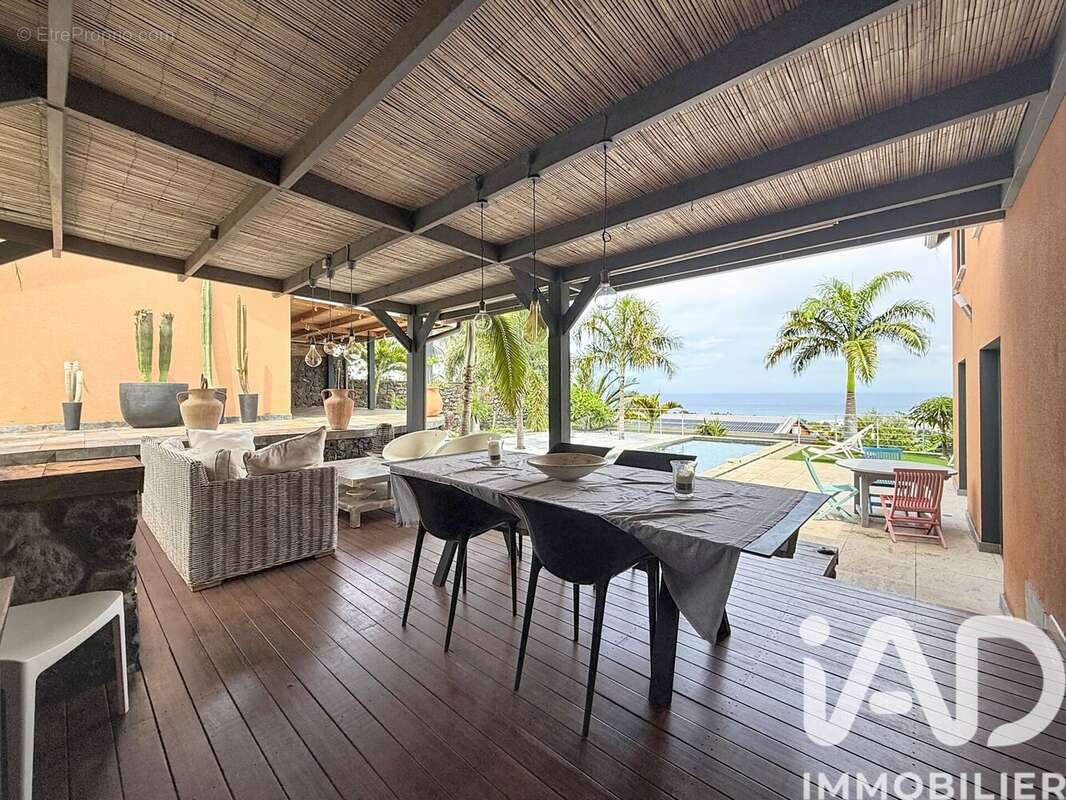 Maison 205 m² à Saint-Paul  - photo 6