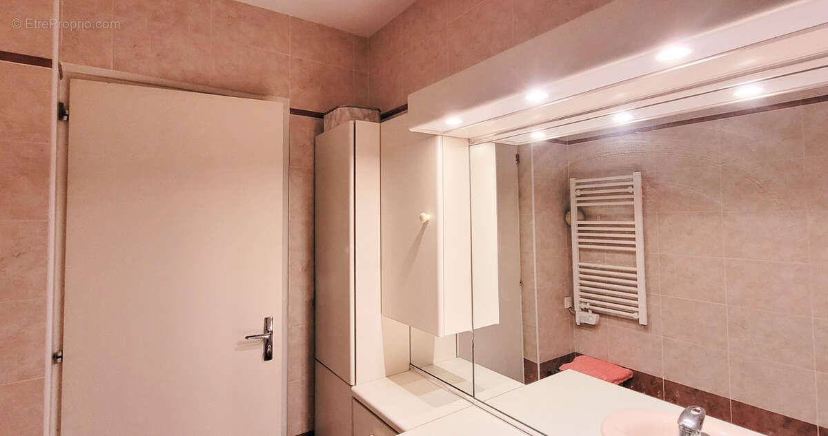 Appartement spacieux de 84 m2 balcons-vérandas en étage élevé - photo 7
