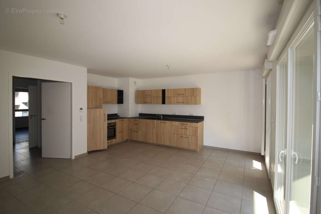 Appartement 3 pièces garage cave balcon à vendre - Saint Julien en Genevois Centre Ville - photo 2