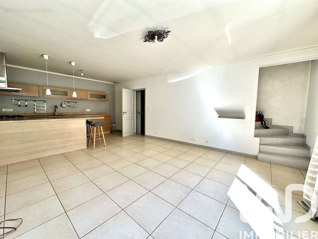 Photo 2 - Appartement à HOUILLES