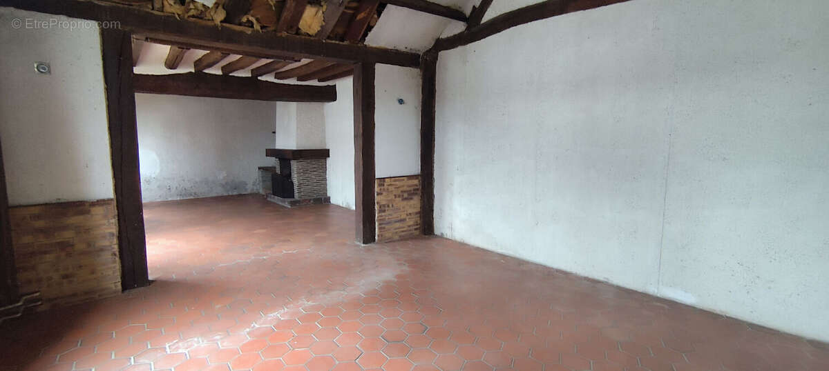 Maison à CRECY-COUVE