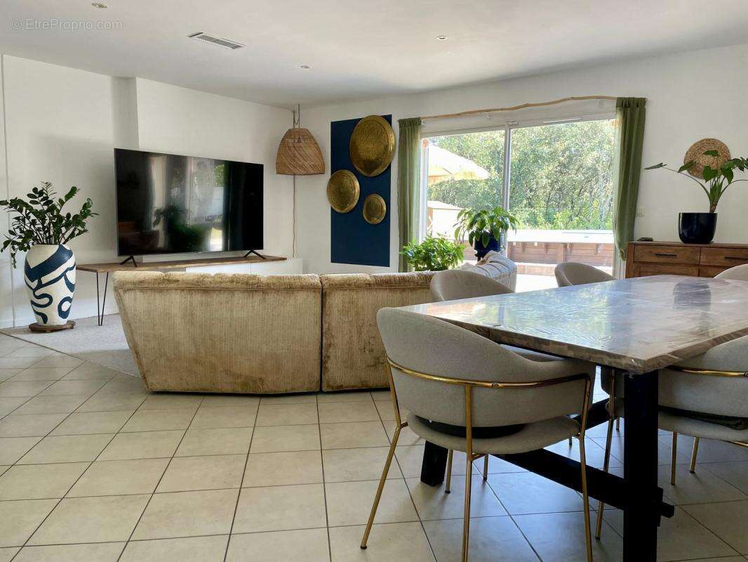 QUISSAC : Villa T6 de 133m² sur terrain paysager de 1166m² - photo 4