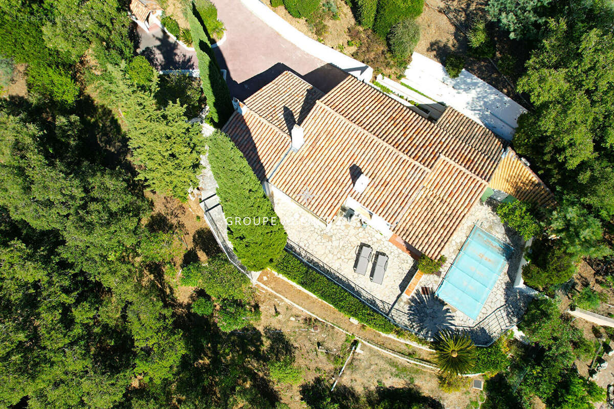 Villa vue mer 4 pieces avec piscine et studio, aux issambres - photo 3