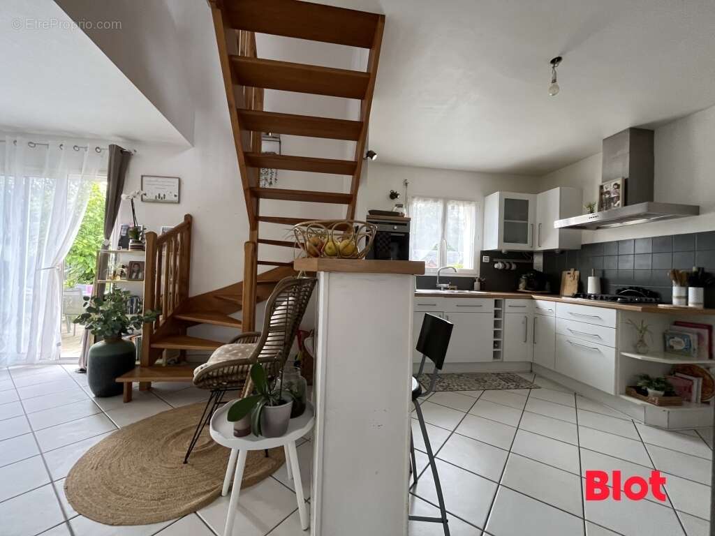 Maison 93 m² à Bain-De-Bretagne  - photo 5