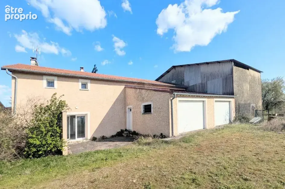 Chaponnay   Propriété rare avec plus de 300m2 de dépendances et grand terrain - photo 2