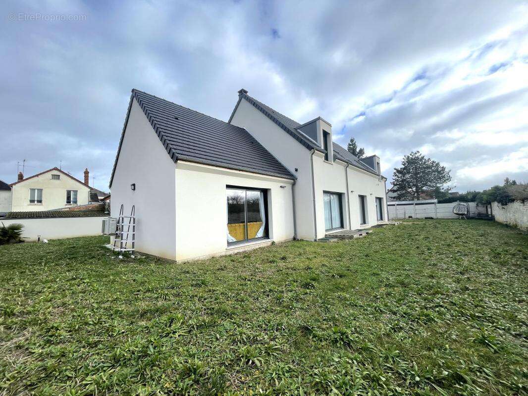 Maison à ROSNY-SUR-SEINE