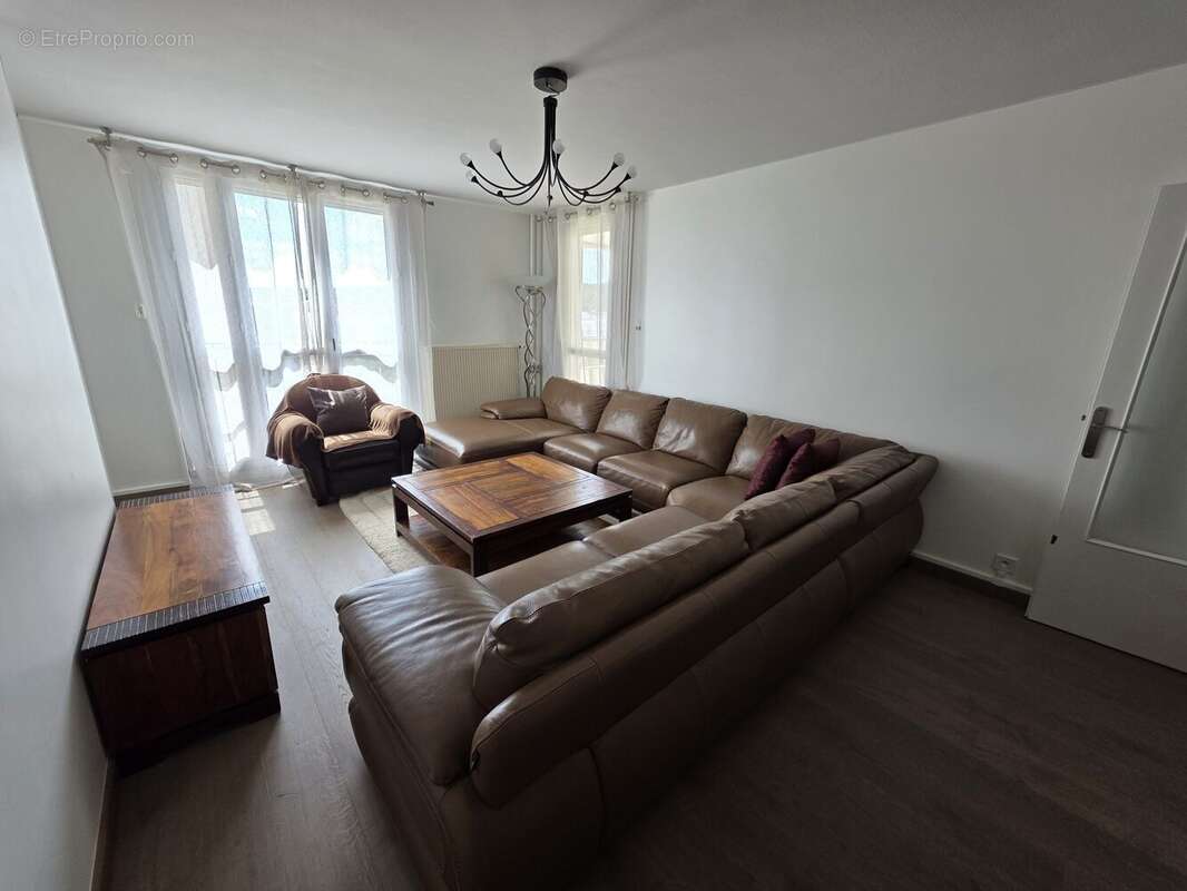 Appartement à CHENOVE