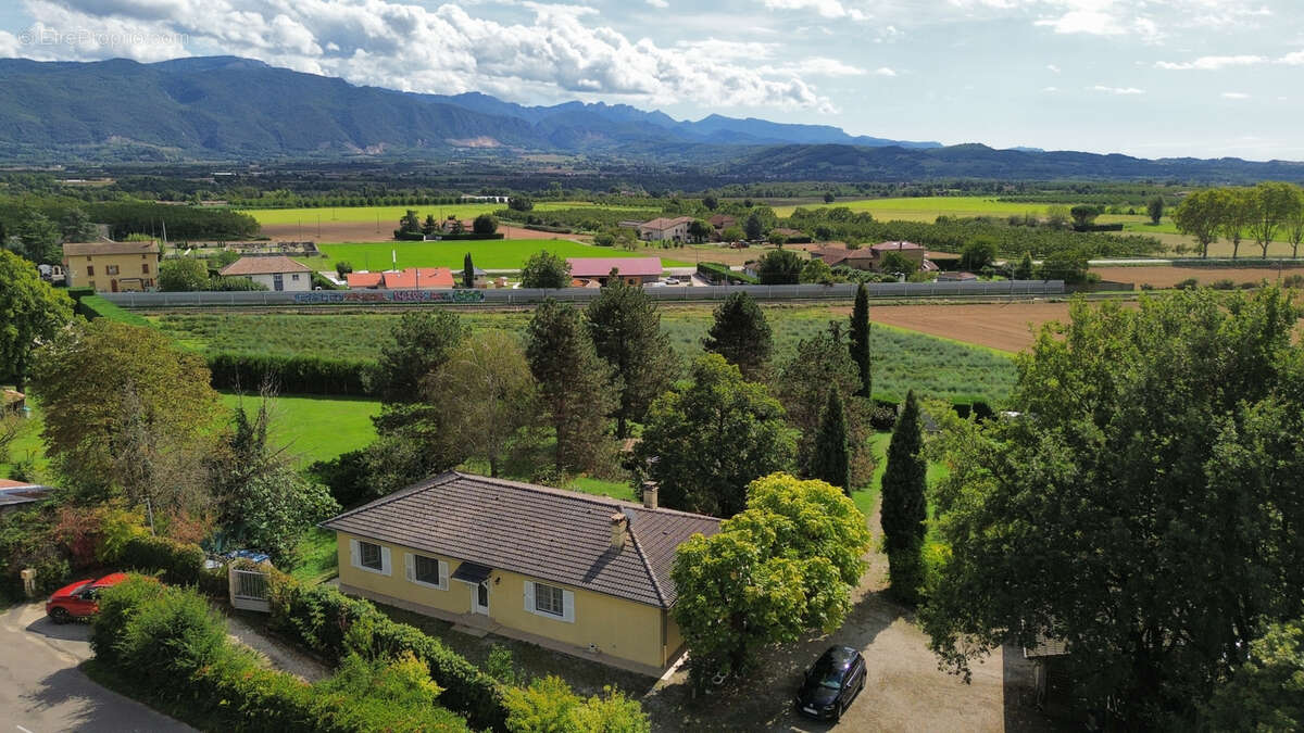 Maison à SAINT-LATTIER