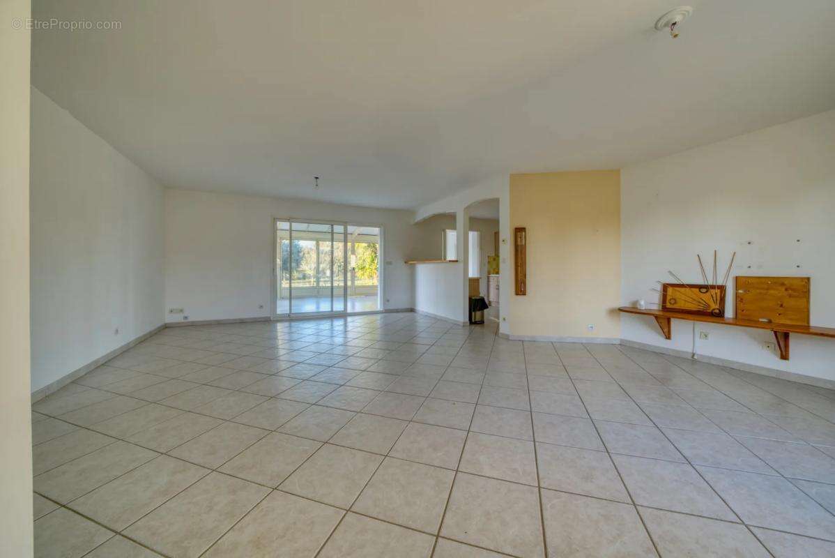 Maison à SAINT-SAVINIEN